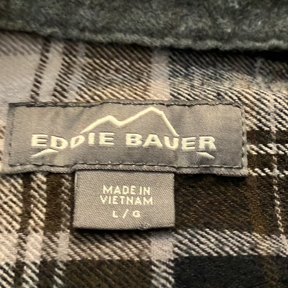 🎁2/$12 LG EDDIE BAUER LG BLACK BROWN TAN GRAY & WHITE PLAID FLANNEL SHIRT - Picture 3 of 7